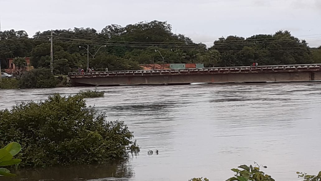 Cheia do rio Marataoan em Barras